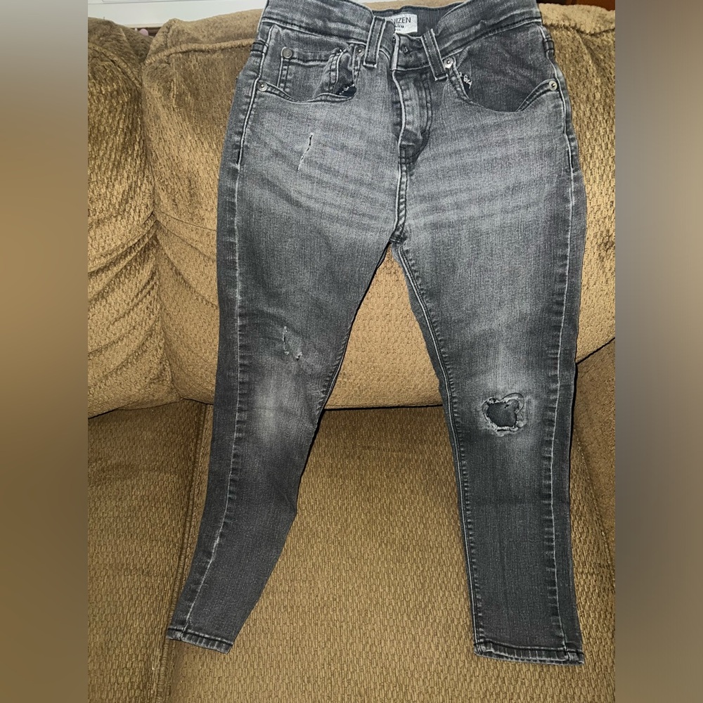 ✨ 2 / $13 Denizen from Levi's Gray Skinny Jeans - Size 10